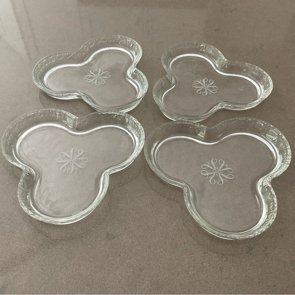 Vintage Canapé Plates. Set of 4